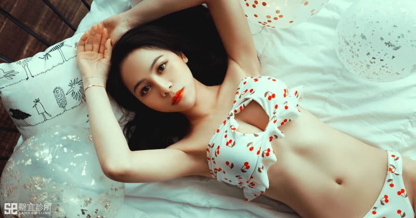 女模詹容魔滴隆乳術後